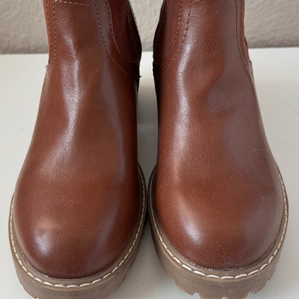 Chelsea Boots with Fuzzy Lining (Women's)